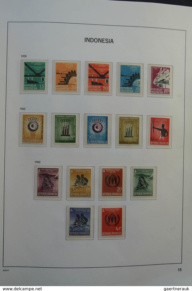 Indonesien: 1949-2012: As good as complete, almost only MNH collection Indonesia 1949-2012 in Davo c