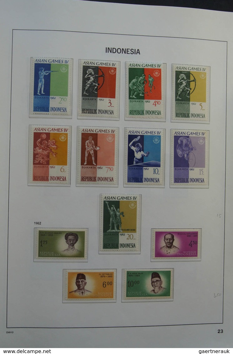 Indonesien: 1949-2012: As good as complete, almost only MNH collection Indonesia 1949-2012 in Davo c