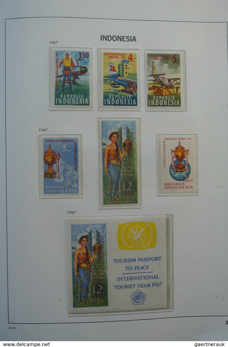 Indonesien: 1949-2012: As good as complete, almost only MNH collection Indonesia 1949-2012 in Davo c