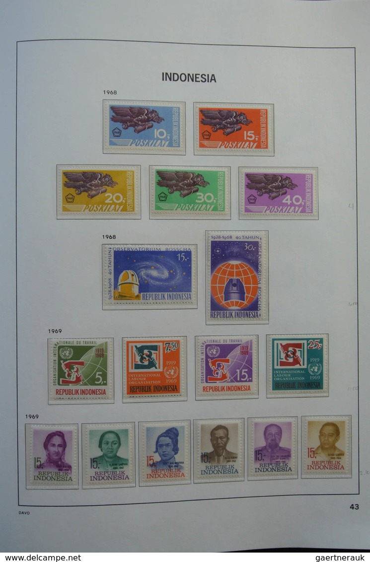 Indonesien: 1949-2012: As good as complete, almost only MNH collection Indonesia 1949-2012 in Davo c
