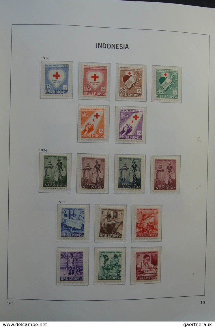 Indonesien: 1949-2012: As good as complete, almost only MNH collection Indonesia 1949-2012 in Davo c