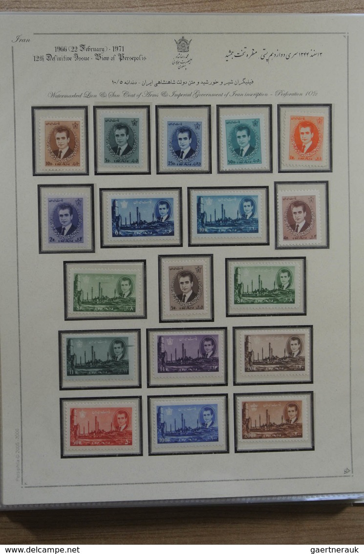 Iran: 1909-1978: Beautiful, mostly MNH and mint hinged collection Iran 1909-1978 in 10 albums, inclu