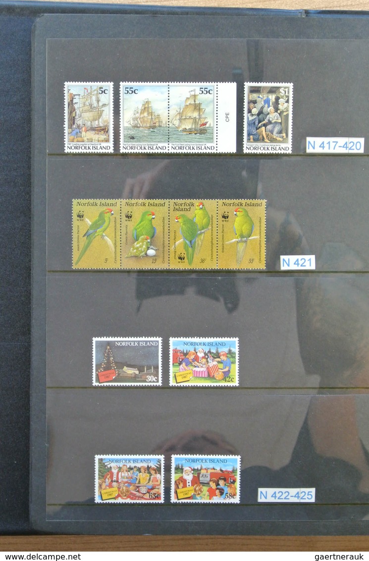 Norfolk-Insel: 1947-2007. Extensive, MNH collection Norfolk 1947-2007 in 2 albums, together with 5 a