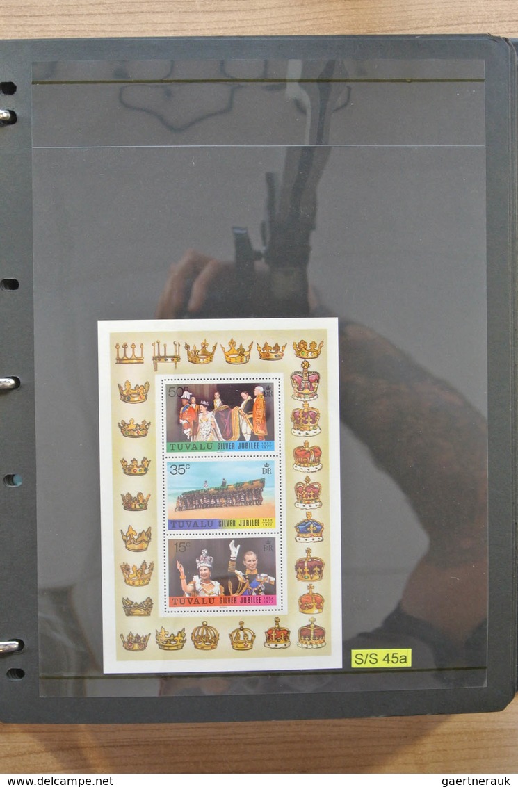 Tuvalu: 1976-2007: Complete, MNH collection Tuvalu 1976-2007 in 2 albums, including stampbooklets, g