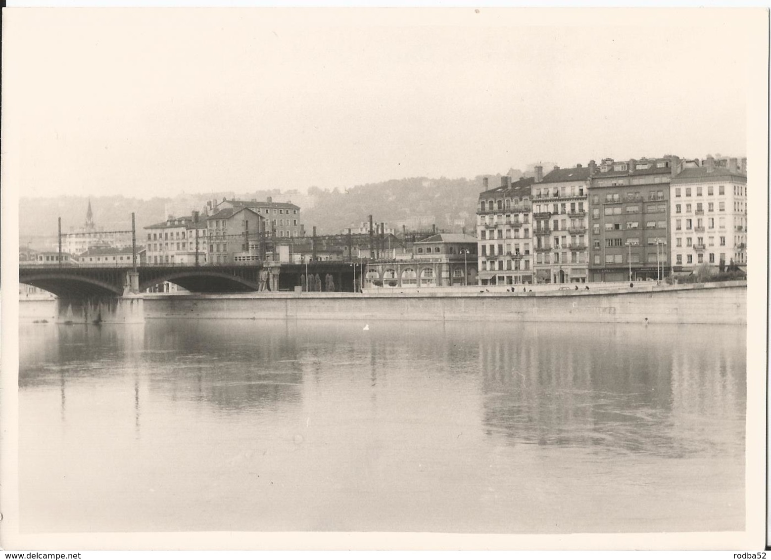 Grande Photo - Lyon - Le Rhone - Places