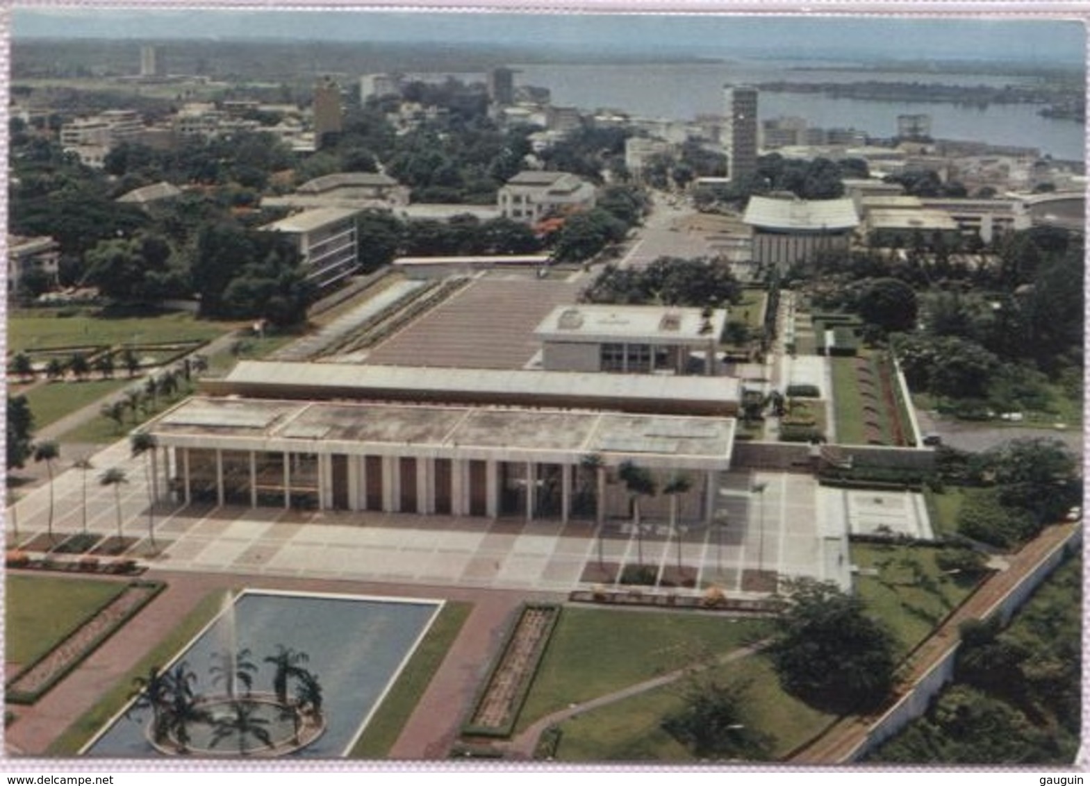 CPM - ABIDJAN - VUE AERIENNE PALAIS De La PRESIDENCE  - Photo Hoa-Qui - Côte-d'Ivoire