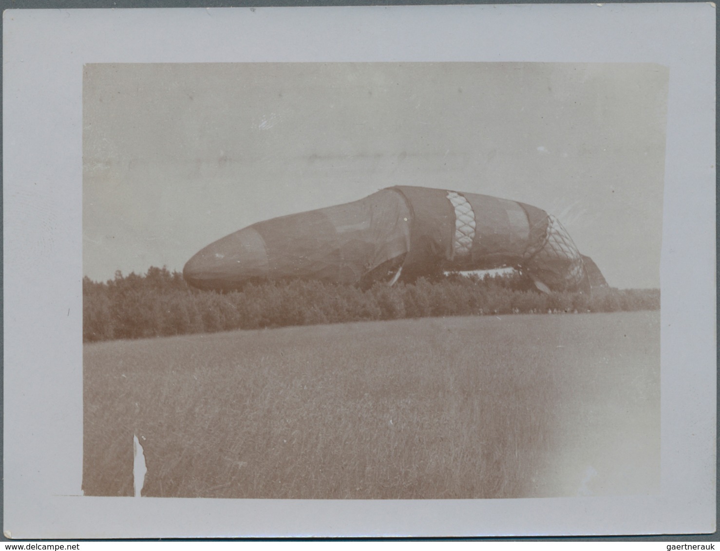 Thematik: Zeppelin / zeppelin: 1913 (ca). Rare, perhaps unique, collection of 22 original photograph