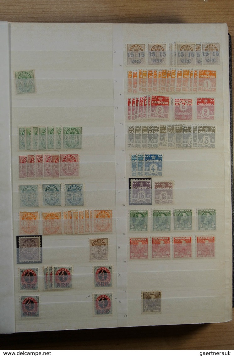 Dänemark: 1855-1979: Nice MNH and mint hinged stock Denmark 1855-1979 in fat stockbook. Lot contains