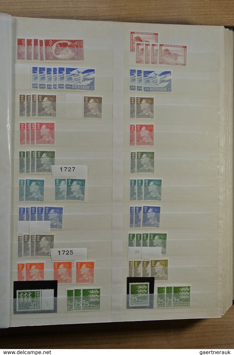 Dänemark: 1855-1979: Nice MNH and mint hinged stock Denmark 1855-1979 in fat stockbook. Lot contains