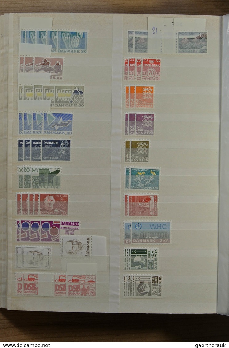 Dänemark: 1855-1979: Nice MNH and mint hinged stock Denmark 1855-1979 in fat stockbook. Lot contains