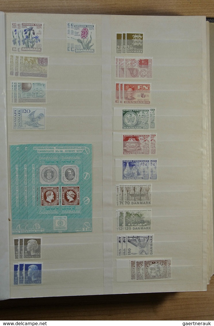 Dänemark: 1855-1979: Nice MNH and mint hinged stock Denmark 1855-1979 in fat stockbook. Lot contains