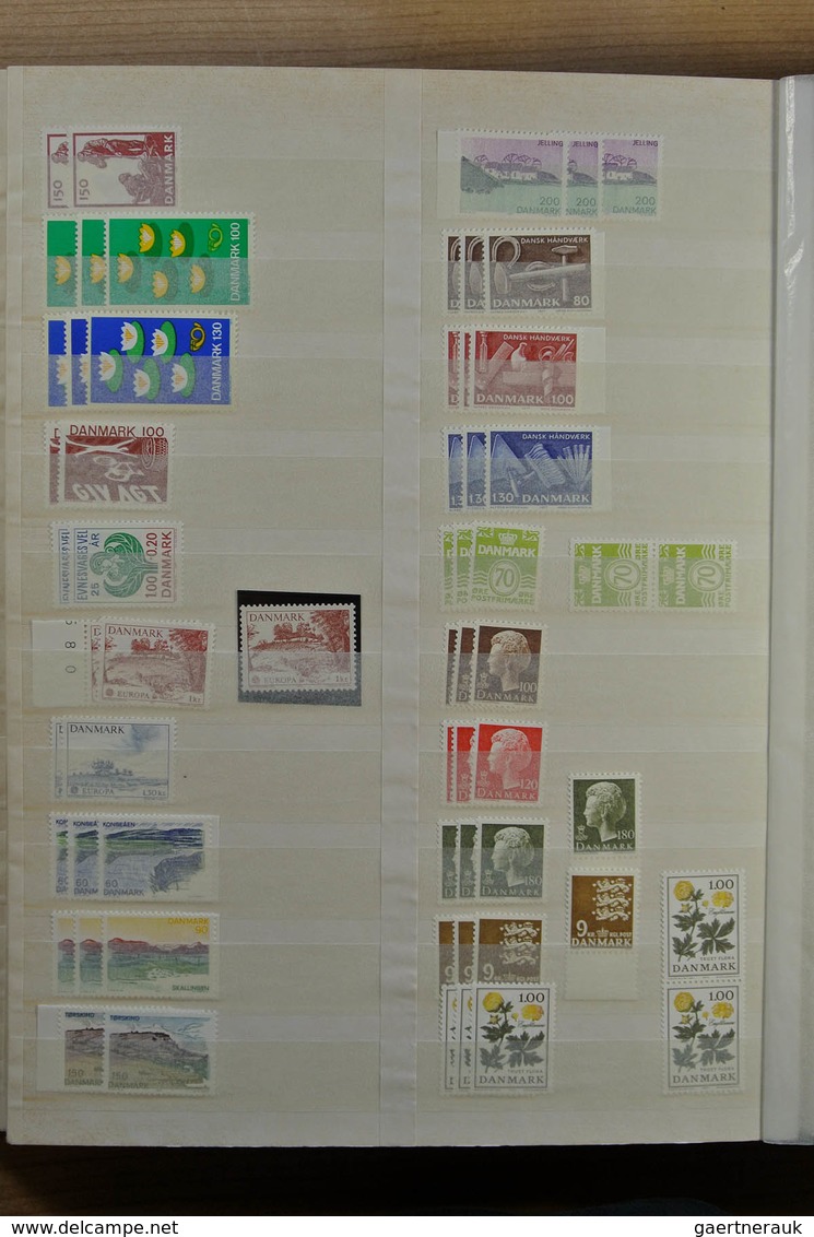 Dänemark: 1855-1979: Nice MNH and mint hinged stock Denmark 1855-1979 in fat stockbook. Lot contains