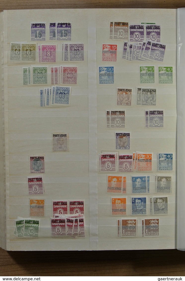 Dänemark: 1855-1979: Nice MNH and mint hinged stock Denmark 1855-1979 in fat stockbook. Lot contains