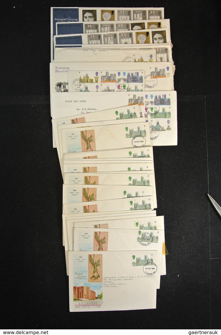 Großbritannien: 1946-1992: Massive stock of thousands of first day covers,(more than 3000!) incl. di