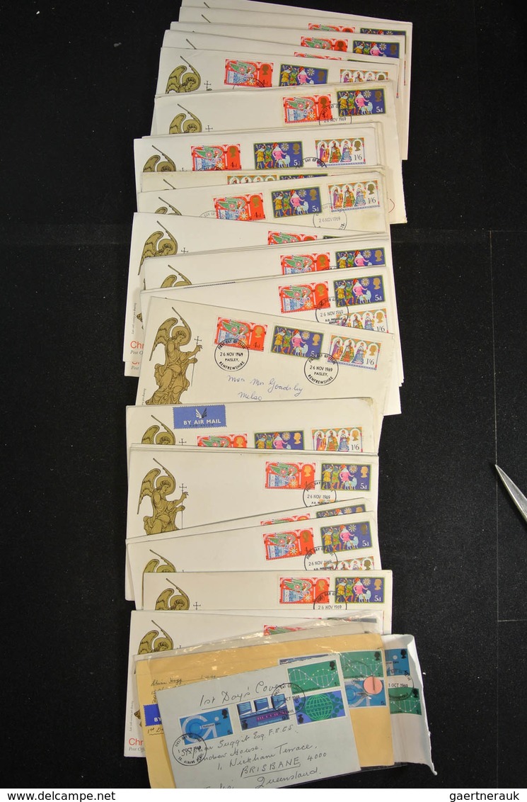 Großbritannien: 1946-1992: Massive stock of thousands of first day covers,(more than 3000!) incl. di