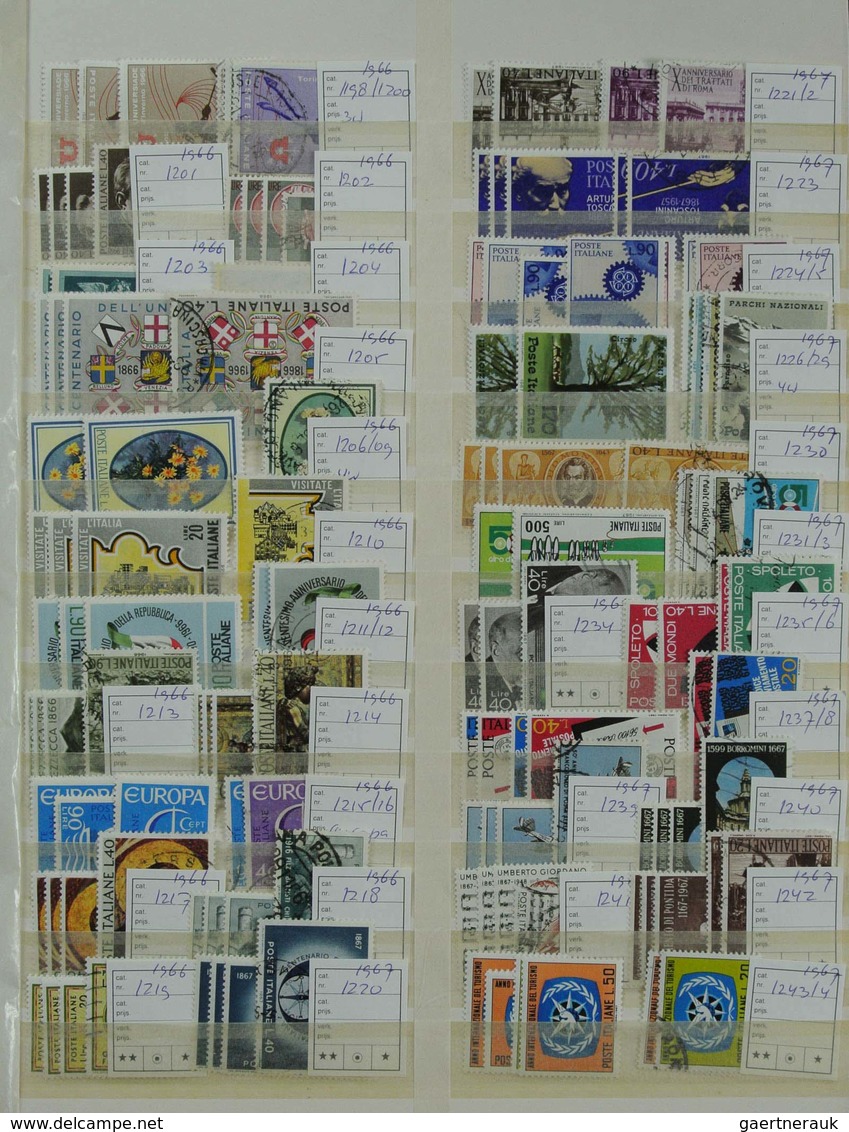 Italien: 1860-1998: Very extensive, MNH, mint hinged and used stock Italy 1860-1998 in 2 stockbooks.