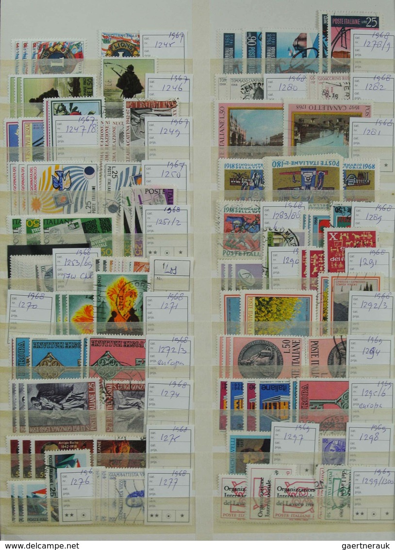 Italien: 1860-1998: Very extensive, MNH, mint hinged and used stock Italy 1860-1998 in 2 stockbooks.