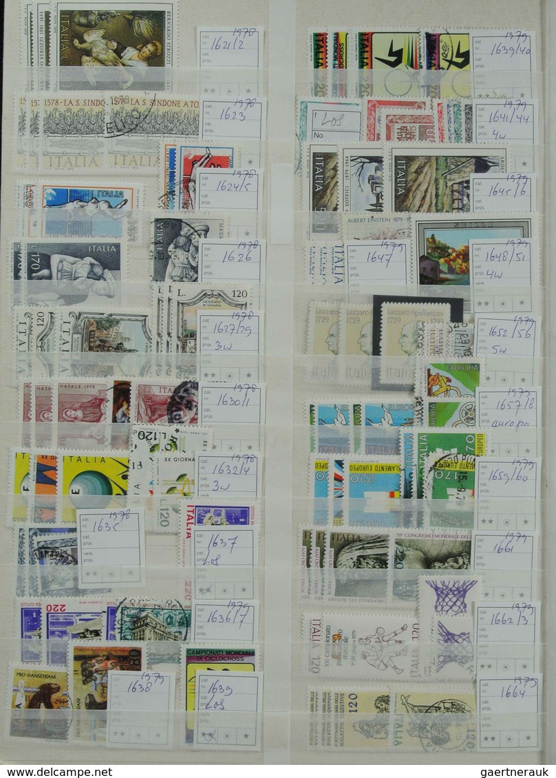 Italien: 1860-1998: Very extensive, MNH, mint hinged and used stock Italy 1860-1998 in 2 stockbooks.