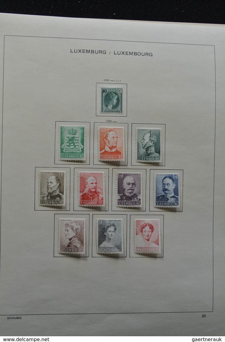 Luxemburg: 1875-1974: Well filled, mint hinged collection Luxembourg 1875-1974 in Schaubek album. Co