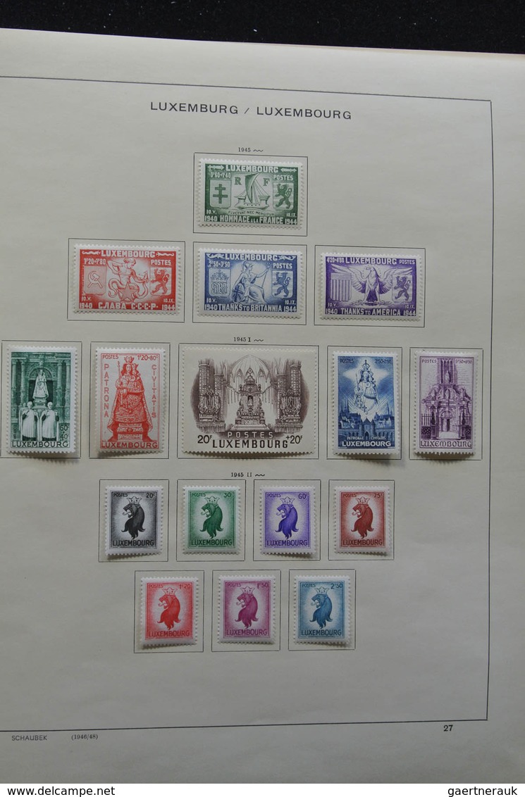 Luxemburg: 1875-1974: Well filled, mint hinged collection Luxembourg 1875-1974 in Schaubek album. Co