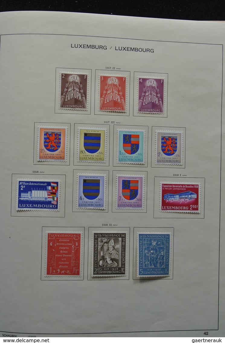 Luxemburg: 1875-1974: Well filled, mint hinged collection Luxembourg 1875-1974 in Schaubek album. Co