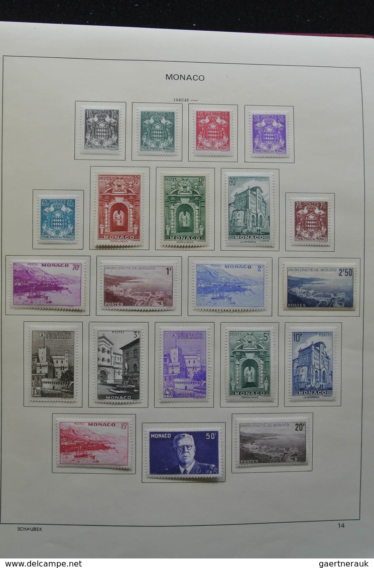 Monaco: 1885-1974: With the exception of only a few stamps complete, mint hinged collection Monaco 1