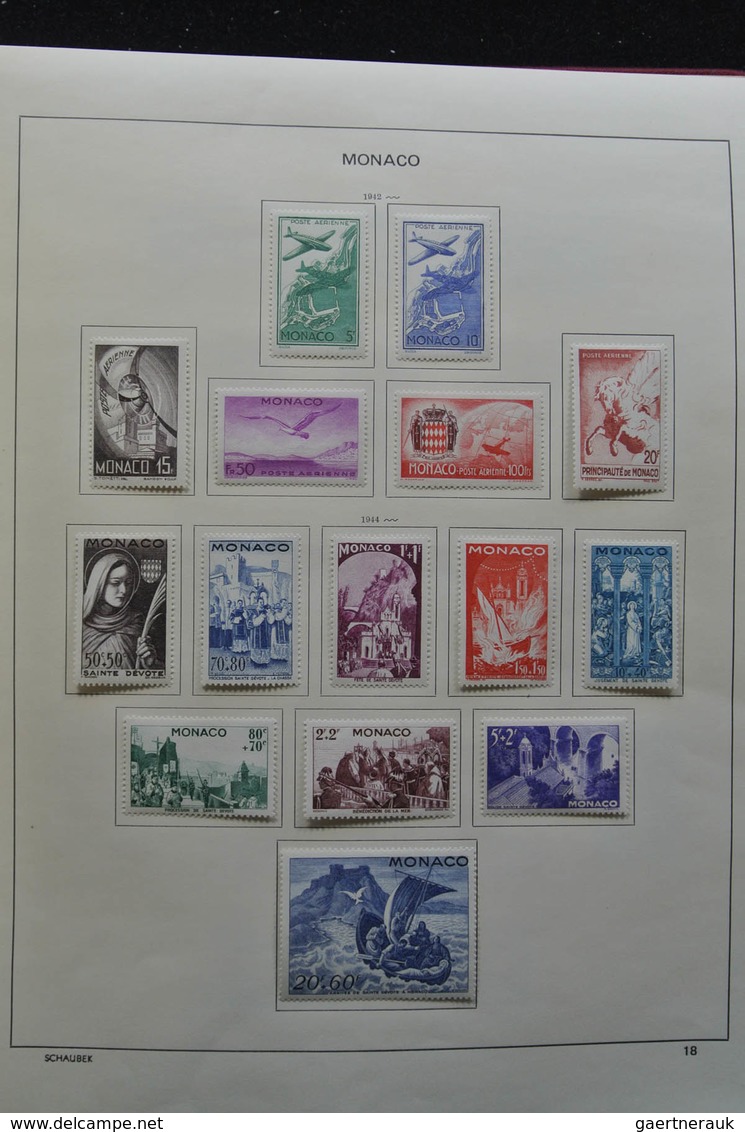 Monaco: 1885-1974: With the exception of only a few stamps complete, mint hinged collection Monaco 1