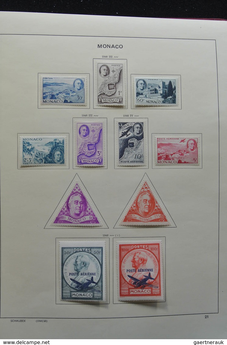 Monaco: 1885-1974: With the exception of only a few stamps complete, mint hinged collection Monaco 1