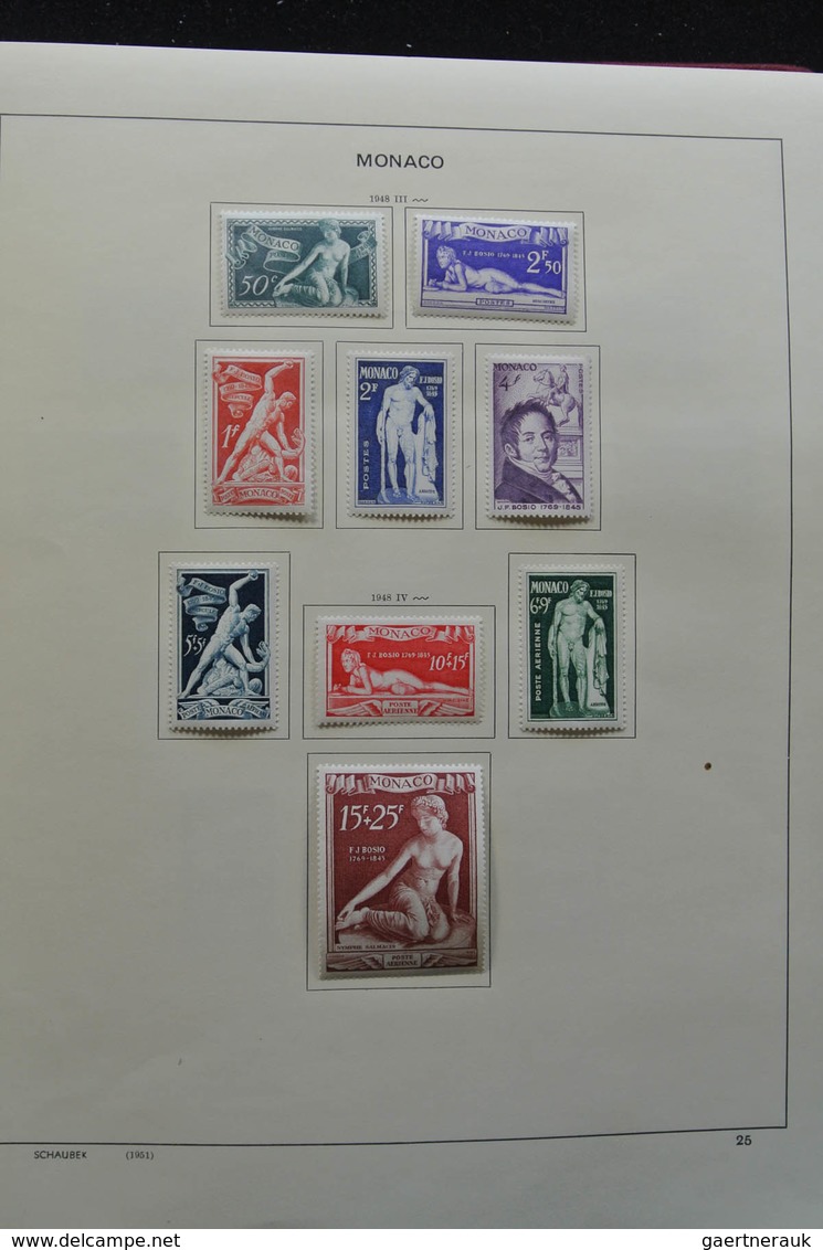 Monaco: 1885-1974: With the exception of only a few stamps complete, mint hinged collection Monaco 1