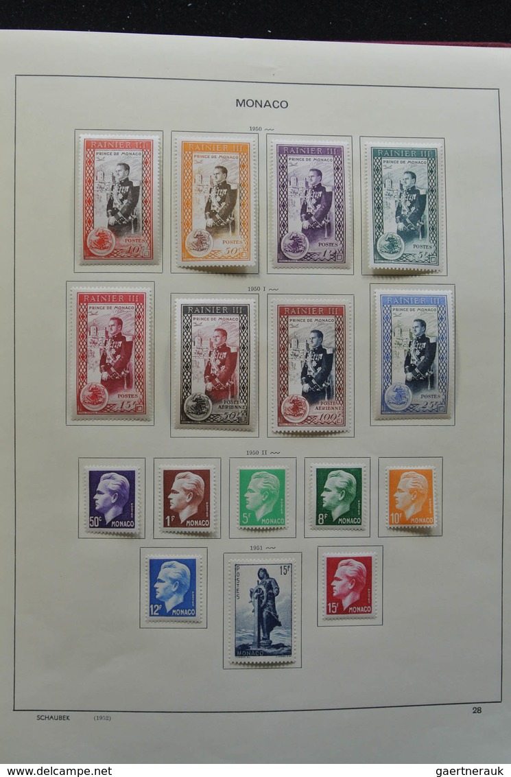 Monaco: 1885-1974: With the exception of only a few stamps complete, mint hinged collection Monaco 1