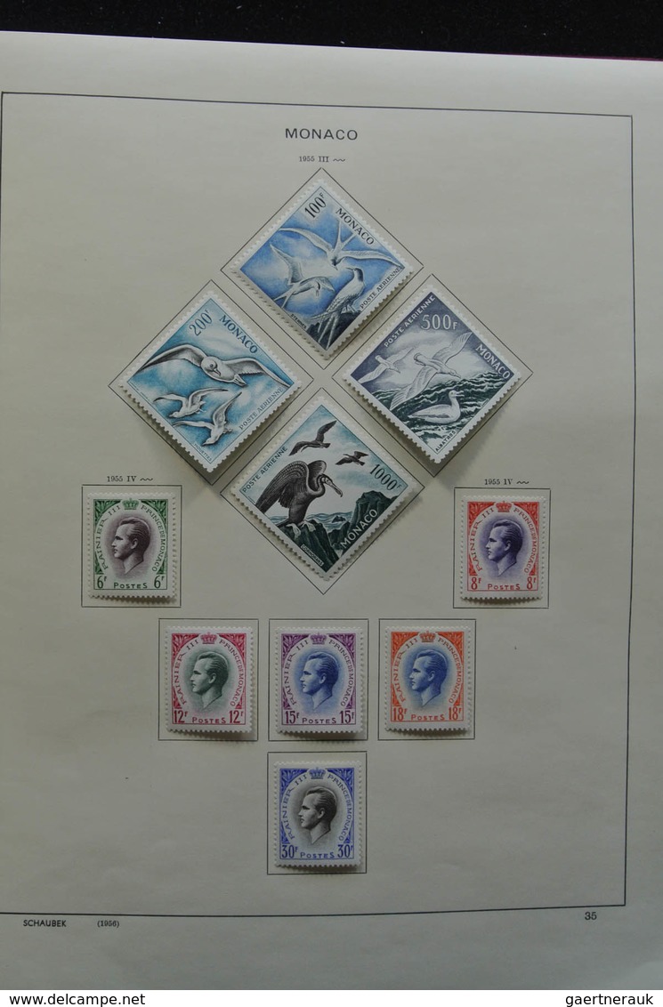 Monaco: 1885-1974: With the exception of only a few stamps complete, mint hinged collection Monaco 1