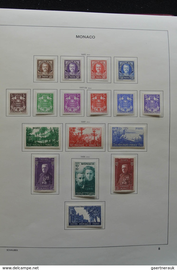 Monaco: 1885-1974: With the exception of only a few stamps complete, mint hinged collection Monaco 1