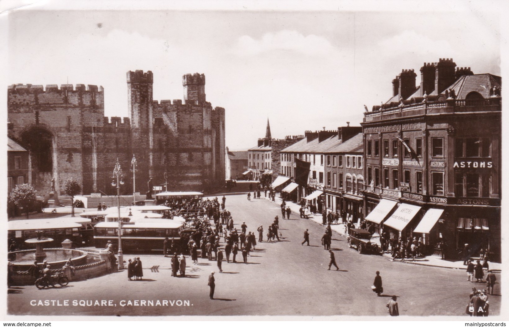 AR06 Castle Square, Caernarvon - RPPC, Animated, Busses - Caernarvonshire