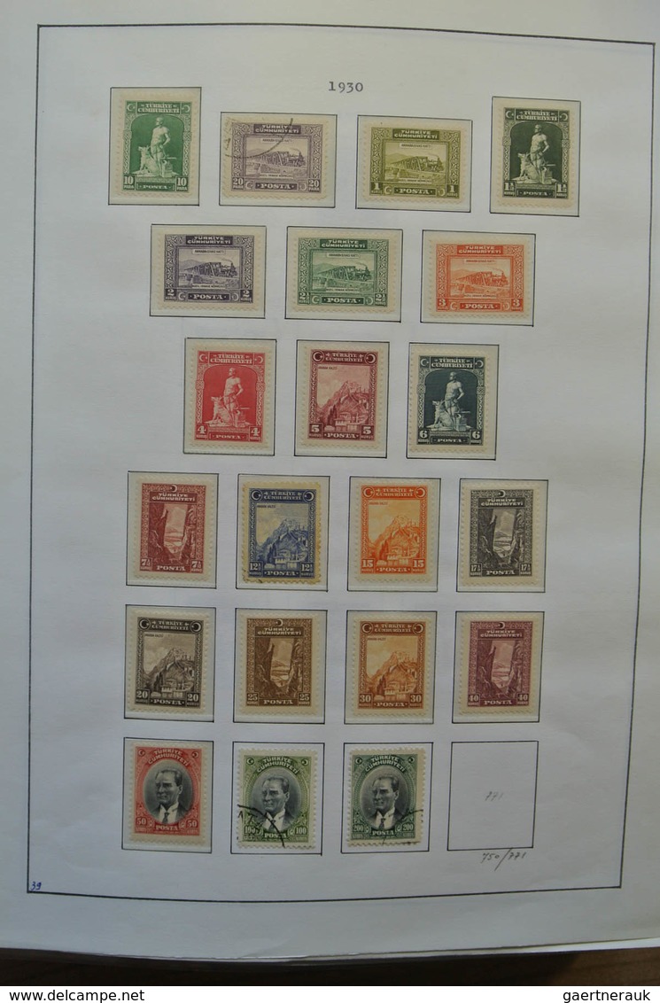 Türkei: 1863-1994: Well filled, MNH, mint hinged and used collection Turkey 1863-1994 on blanc pages