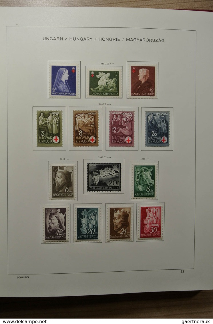 Ungarn: 1871-2000. Mostly mint hinged collection Hungary 1871-2000 in 4 Schaubek albums. From 1913 o