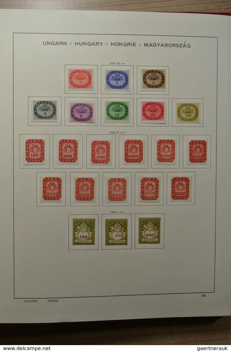 Ungarn: 1871-2000. Mostly mint hinged collection Hungary 1871-2000 in 4 Schaubek albums. From 1913 o