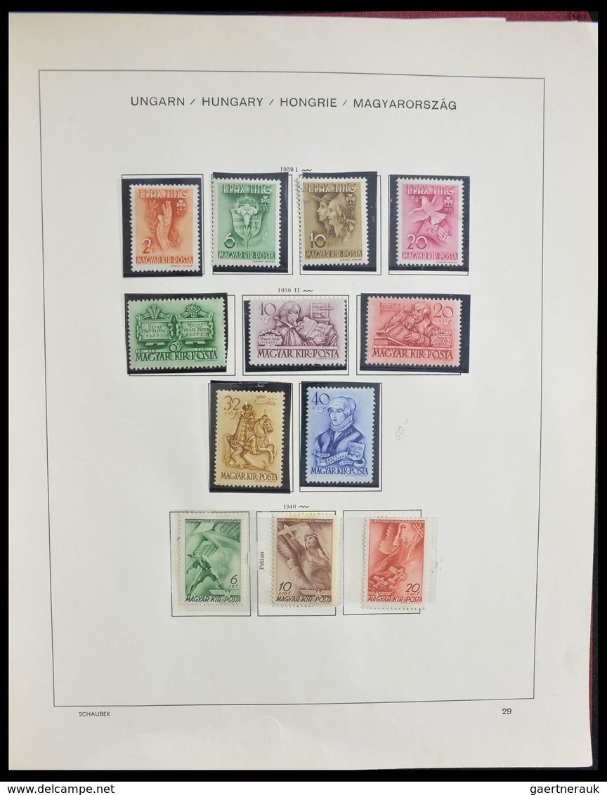 Ungarn: 1871-2000: Extensive, MNH, mint hinged and used collection Hungary 1871-2000 in 3 Schaubek a