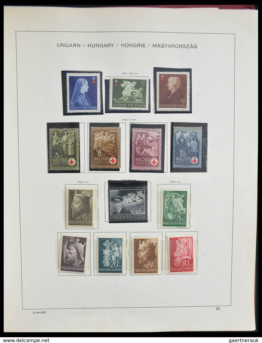 Ungarn: 1871-2000: Extensive, MNH, mint hinged and used collection Hungary 1871-2000 in 3 Schaubek a