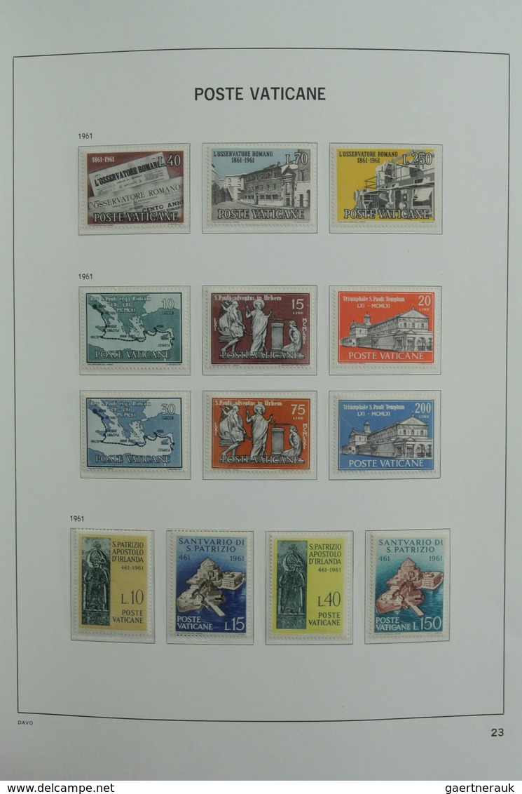 Vatikan: 1929-2001: Almost complete, MNH and mint hinged collection Vatican 1929-2001 in 2 Davo luxe