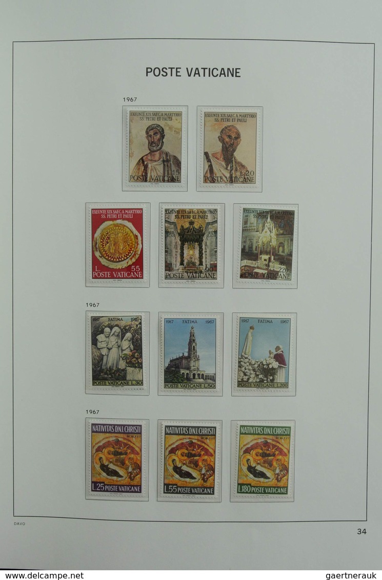 Vatikan: 1929-2001: Almost complete, MNH and mint hinged collection Vatican 1929-2001 in 2 Davo luxe