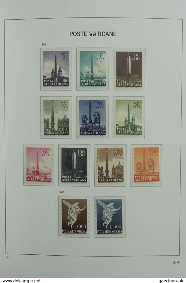 Vatikan: 1929-2001: Almost complete, MNH and mint hinged collection Vatican 1929-2001 in 2 Davo luxe