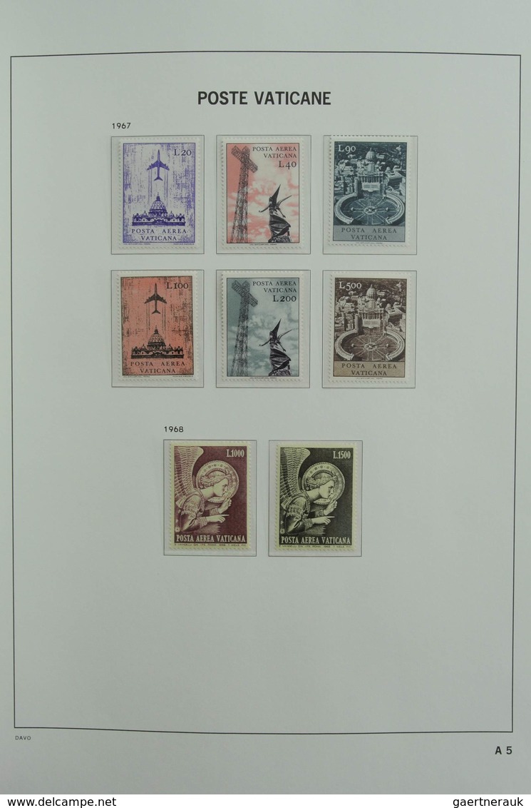 Vatikan: 1929-2001: Almost complete, MNH and mint hinged collection Vatican 1929-2001 in 2 Davo luxe