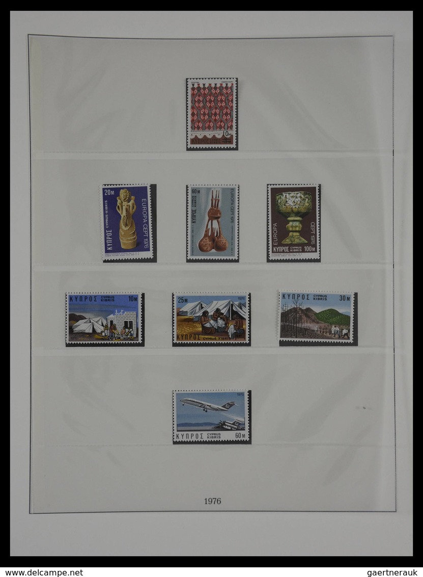 Zypern: 1955-2001: Almost complete, mostly MNH collection Cyprus 1955-2001 in 2 luxe Lindner albums,