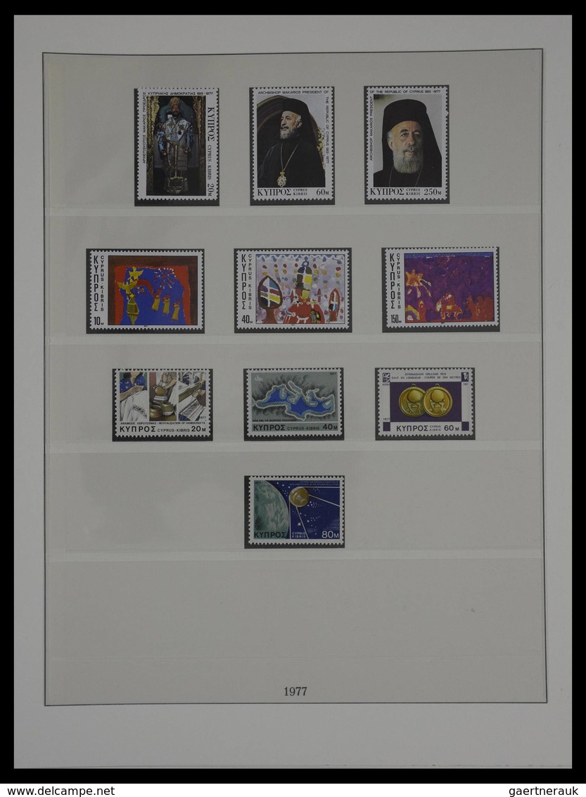 Zypern: 1955-2001: Almost complete, mostly MNH collection Cyprus 1955-2001 in 2 luxe Lindner albums,