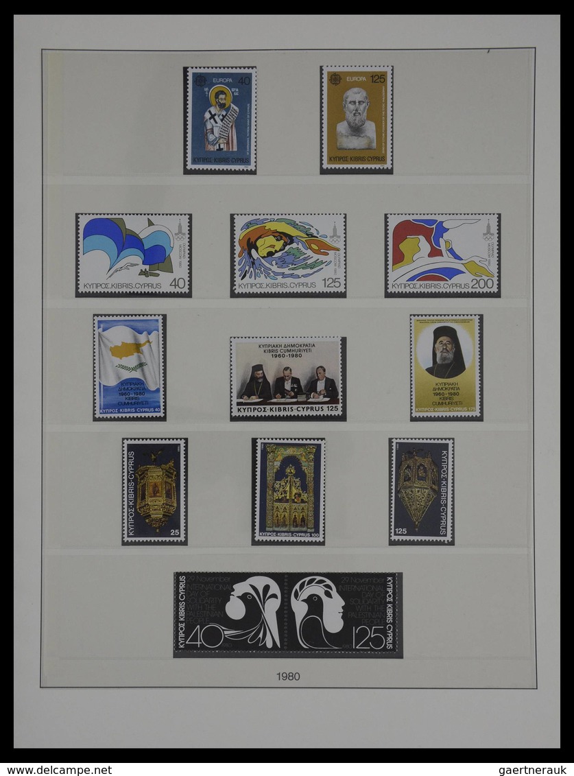 Zypern: 1955-2001: Almost complete, mostly MNH collection Cyprus 1955-2001 in 2 luxe Lindner albums,