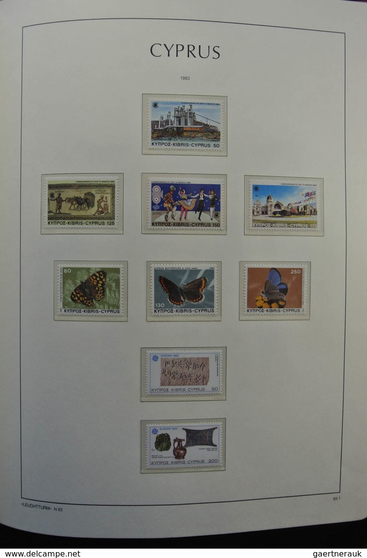 Zypern: 1974-2011: MNH, complete (without the 1995 souvenir sheet overprint) collection Cyprus 1977-