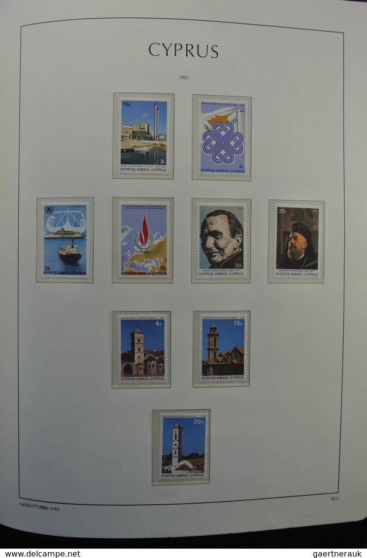 Zypern: 1974-2011: MNH, complete (without the 1995 souvenir sheet overprint) collection Cyprus 1977-