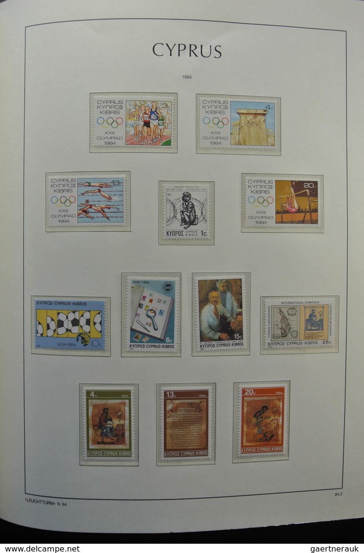 Zypern: 1974-2011: MNH, complete (without the 1995 souvenir sheet overprint) collection Cyprus 1977-