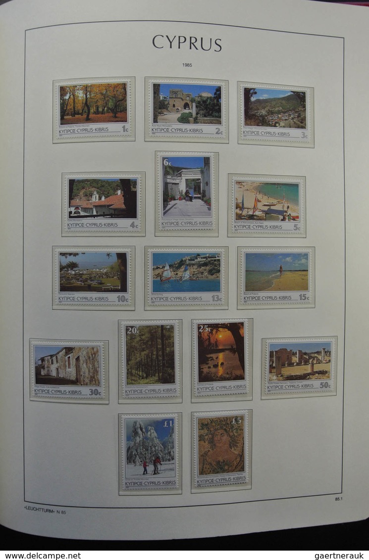 Zypern: 1974-2011: MNH, complete (without the 1995 souvenir sheet overprint) collection Cyprus 1977-