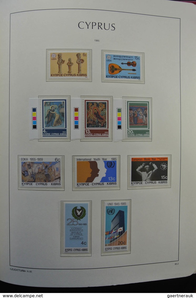 Zypern: 1974-2011: MNH, complete (without the 1995 souvenir sheet overprint) collection Cyprus 1977-